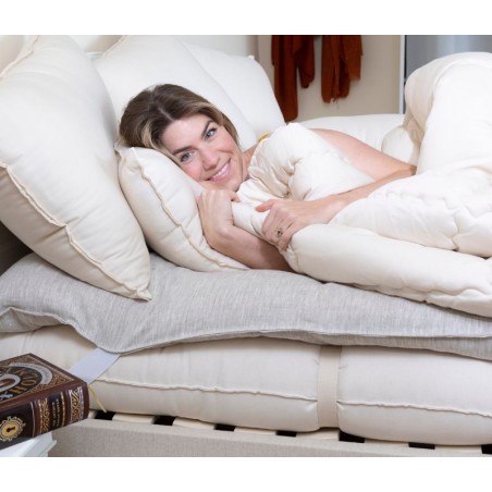 Le matelas futon et son surmatelas en laine permettent des nuits paisibles